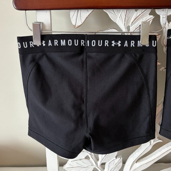 Under Armour Volleyball Shorts - Set of 2 - in Black - Picture 4 of 7